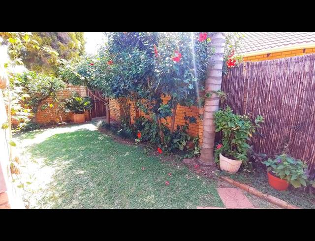 2 BEDROOM TOWNHOUSE FOR SALE IN SINOVILLE